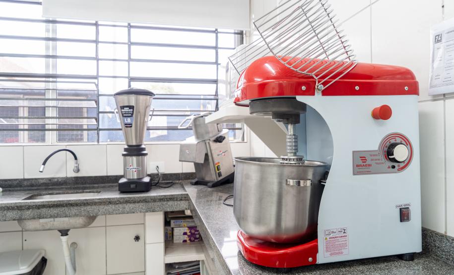 R$ 30 milhões: Estado entrega lava-louças e equipamentos para cozinhas de escolas estaduais