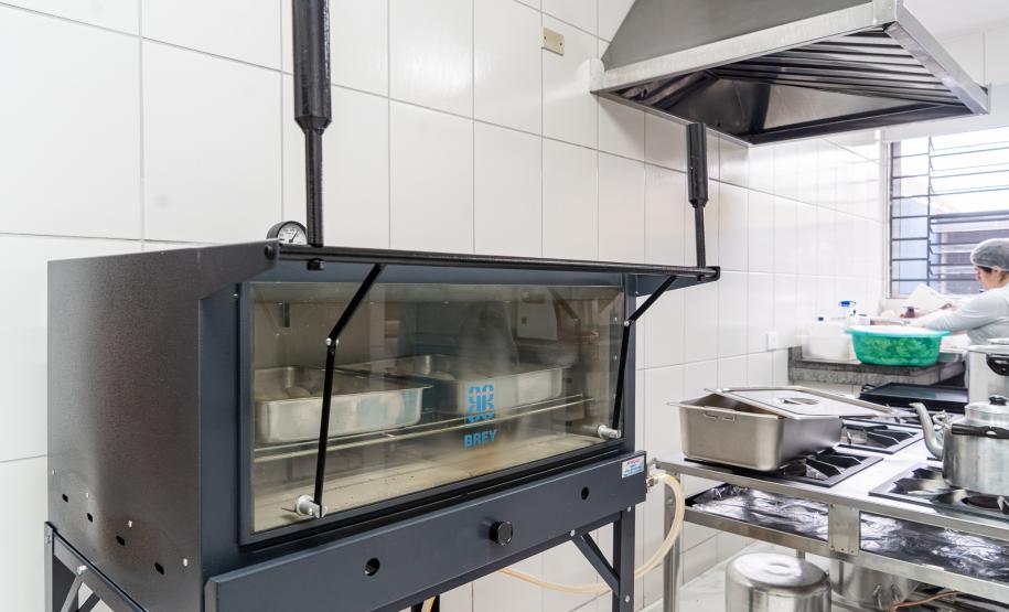 R$ 30 milhões: Estado entrega lava-louças e equipamentos para cozinhas de escolas estaduais