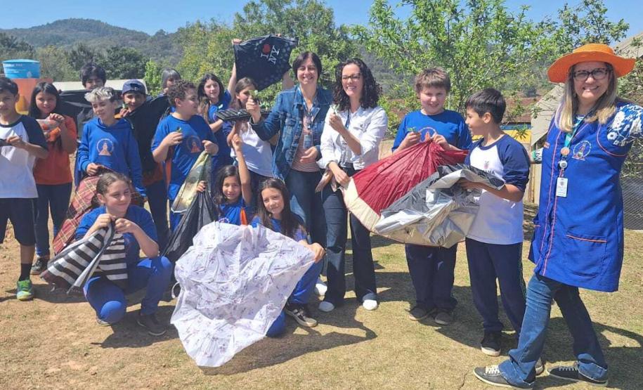 Entrega de guarda-chuvas