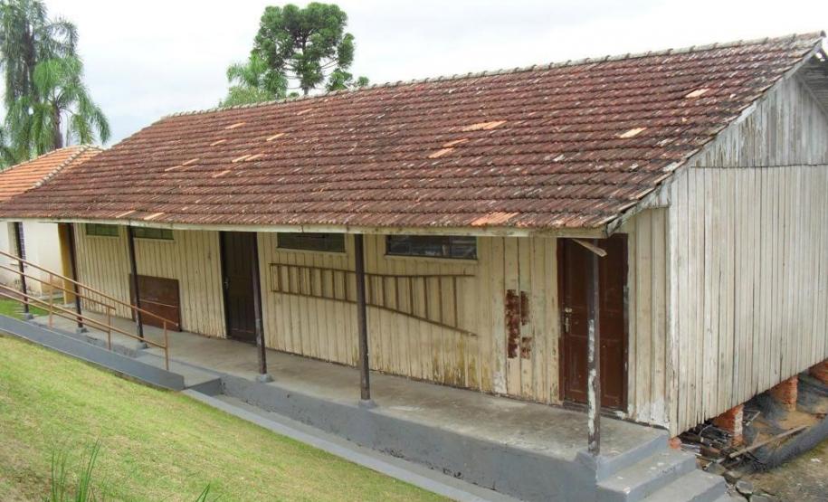 Substituição de salas de madeira