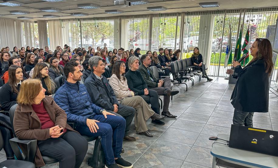 1,5 milhão de refeições por dia: nutricionistas da rede estadual passam por capacitação