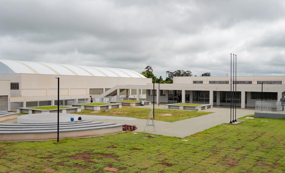 Centro de Educação Profissional Agrícola de Colorado entregue