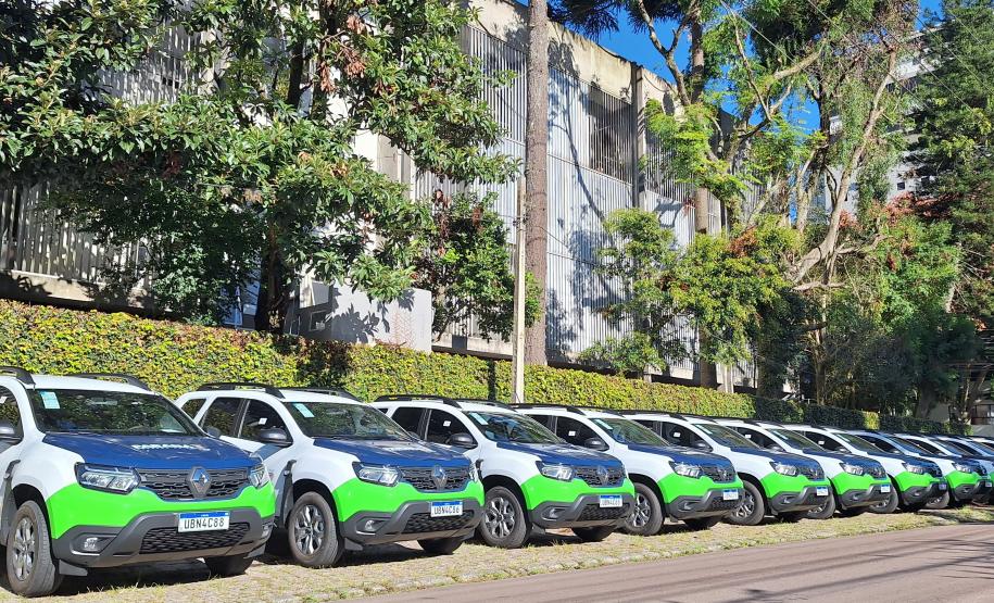 Entrega de SUV para fiscais de obras