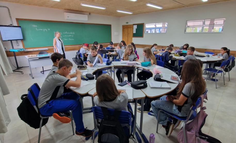 Estado avança na substituição de salas de madeira com anúncio de novas entregas