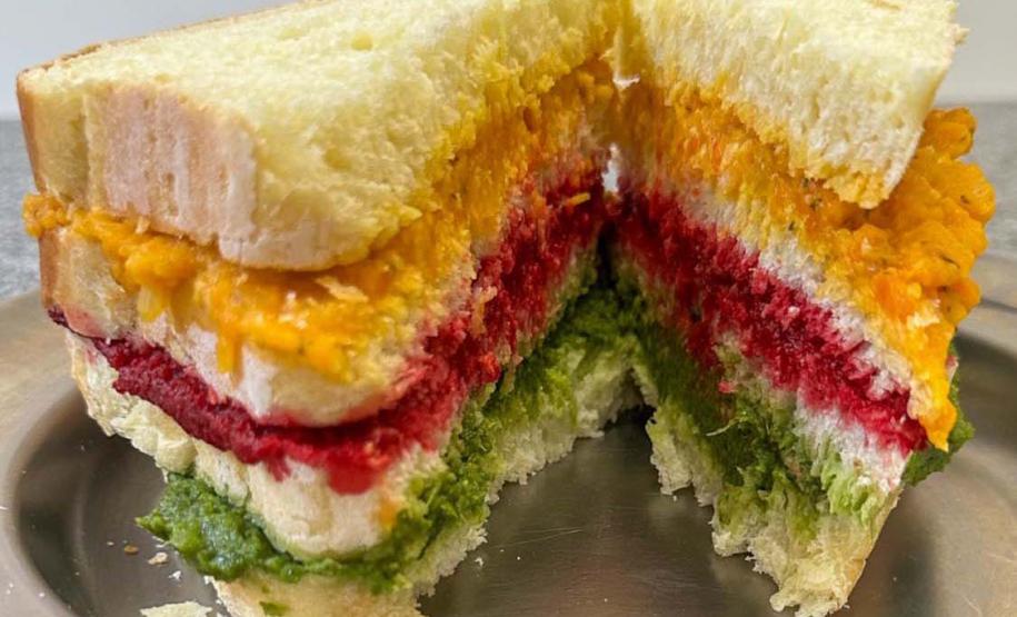 1,5 milhão de refeições por dia: novo livro do Fundepar reforça trabalho das merendeiras