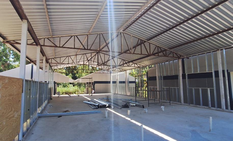 Escolas em andamento no Litoral