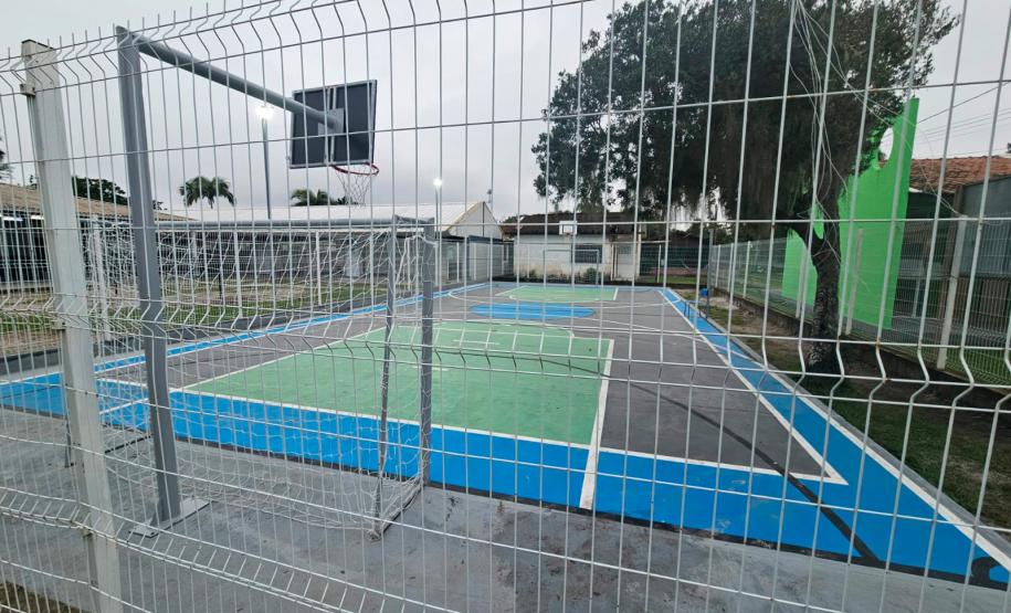 Escolas em andamento no Litoral